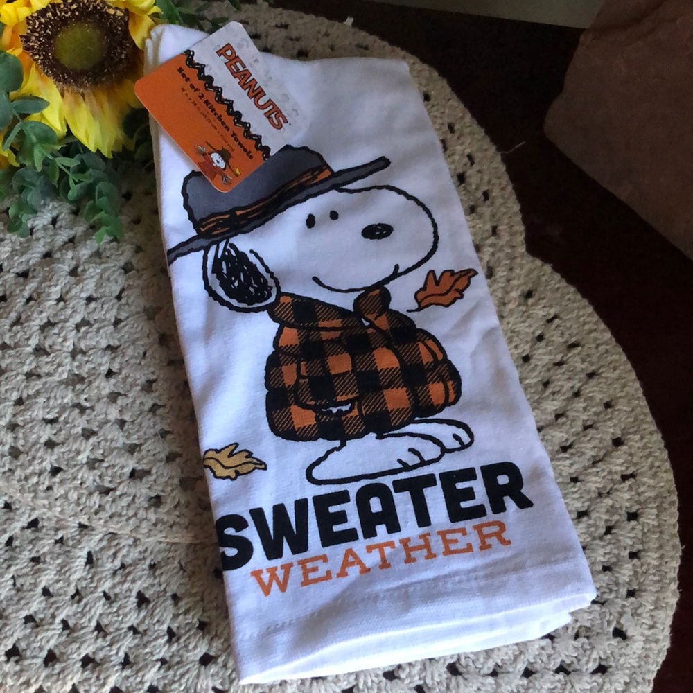 Peanuts Snoopy SWEATER WEATHER Kitchen Towels